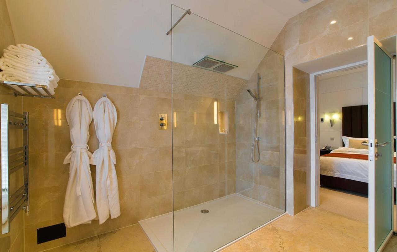 Cae Court Hotel بريدجيند المظهر الخارجي الصورة