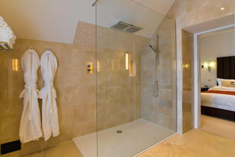 Cae Court Hotel بريدجيند المظهر الخارجي الصورة