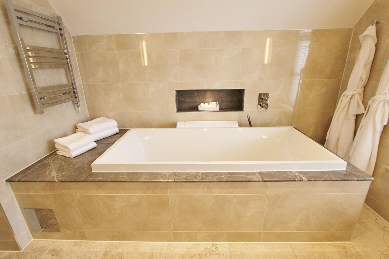 Cae Court Hotel بريدجيند المظهر الخارجي الصورة